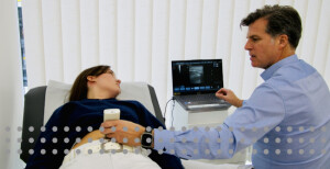 Patientenuntersuchung für Hernien
